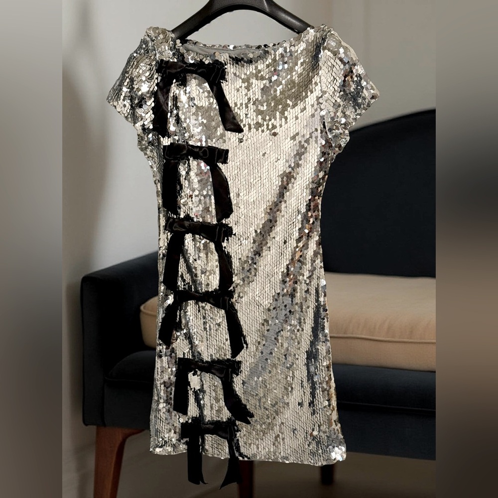 Akira NWT Size S Stunning Silver Sequin Short Sleeve Black Bow Mini Dress (0610) - Picture 2 of 15